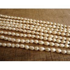 Říční perličky bílé 5x4 mm, 1 ks