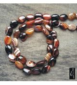 Achát červený, ovál 18x13 mm, 1 ks M055