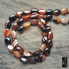 Achát červený, ovál 18x13 mm, 1 ks M055